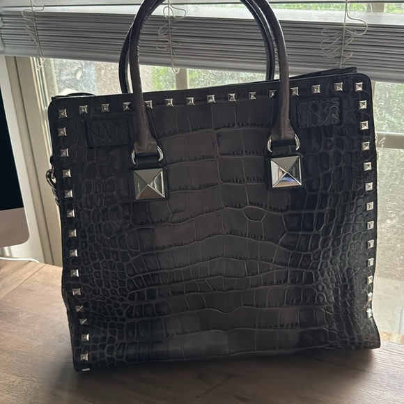 Michael Kors Hamilton Crocodile Embossed Studded Bag - Picture 3 of 4